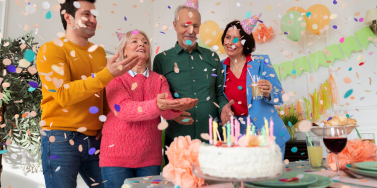 starsi-ludzie-swietuja-swoje-urodziny