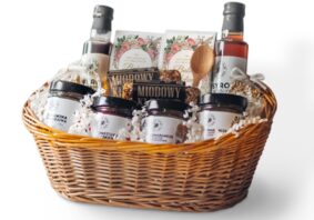 personalizowane zestawy prezentowe - kosz