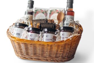 personalizowane zestawy prezentowe - kosz